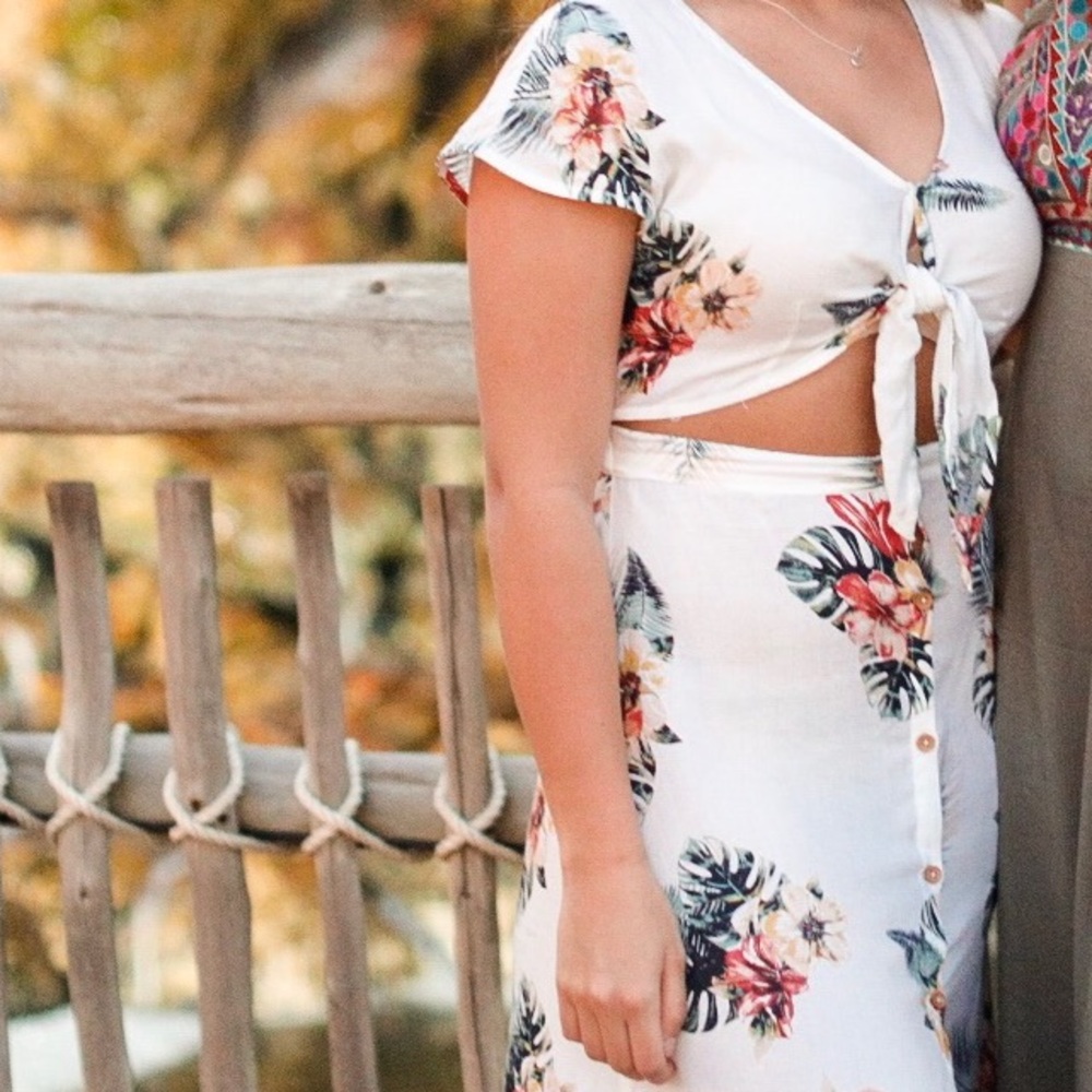 Dress - Picture 2 of 3